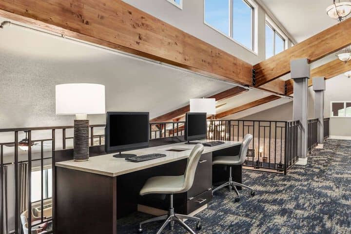 Business Center 47 of 55