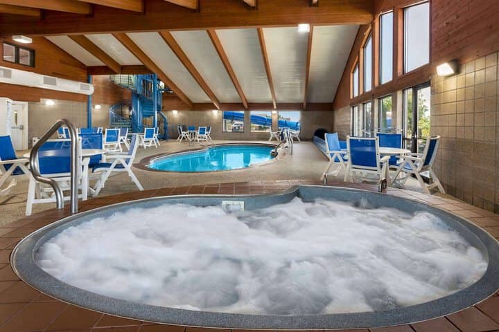 Pool 33 of 55